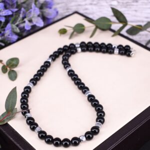 Колье из черных агатов